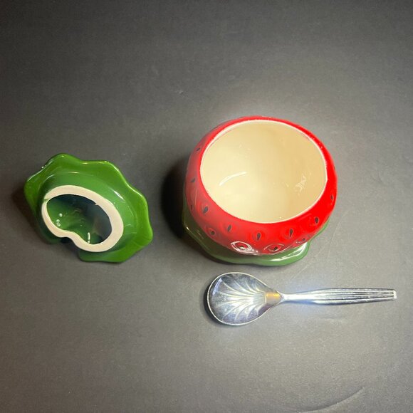Vintage Red & Green Strawberry Ceramic Sugar Bowl Jar w/ Sheffield Spoon 4.5" - Picture 7 of 11